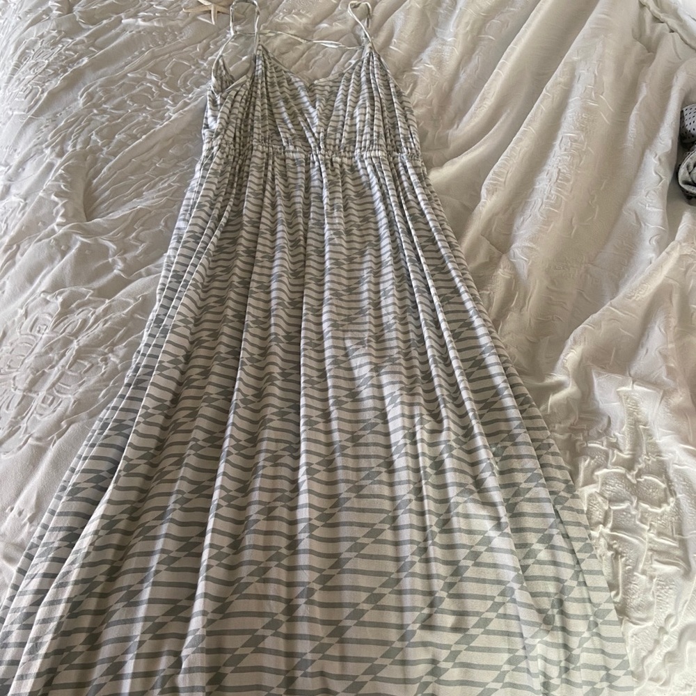 Ava sky long dress in grey snd white size small